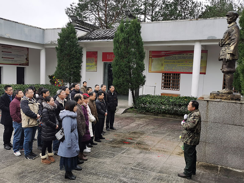 屯溪區(qū)委辦黨支部、屯溪城建投公司黨支部聯(lián)合開展主題黨日共建活動